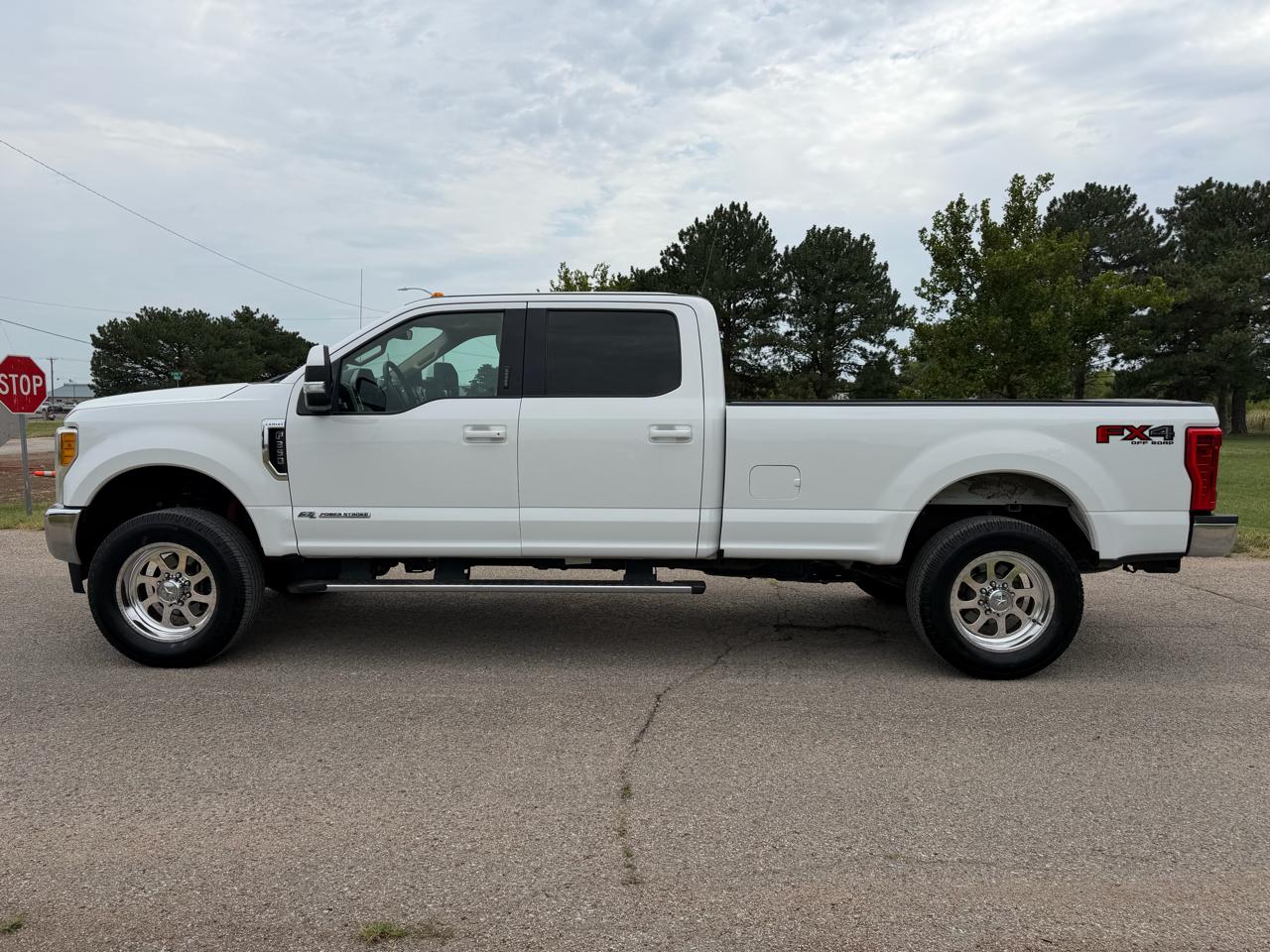 Ford Super Duty F-350 SRW King Ranch 4WD Crew Cab 8' Box 2017