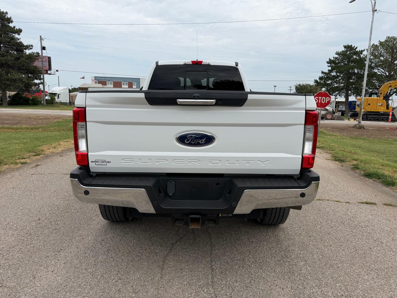 Ford Super Duty F-350 SRW King Ranch 4WD Crew Cab 8' Box 2017