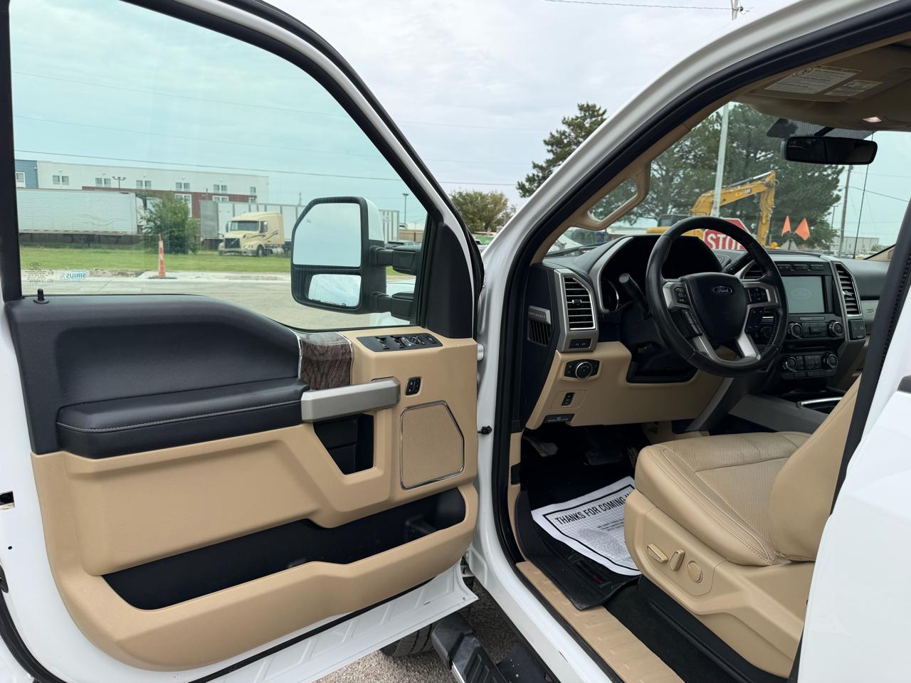 Ford Super Duty F-350 SRW King Ranch 4WD Crew Cab 8' Box 2017