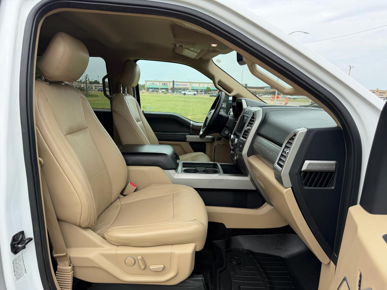 Ford Super Duty F-350 SRW King Ranch 4WD Crew Cab 8' Box 2017