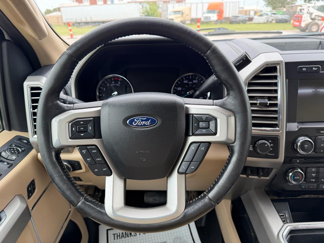 Ford Super Duty F-350 SRW King Ranch 4WD Crew Cab 8' Box 2017