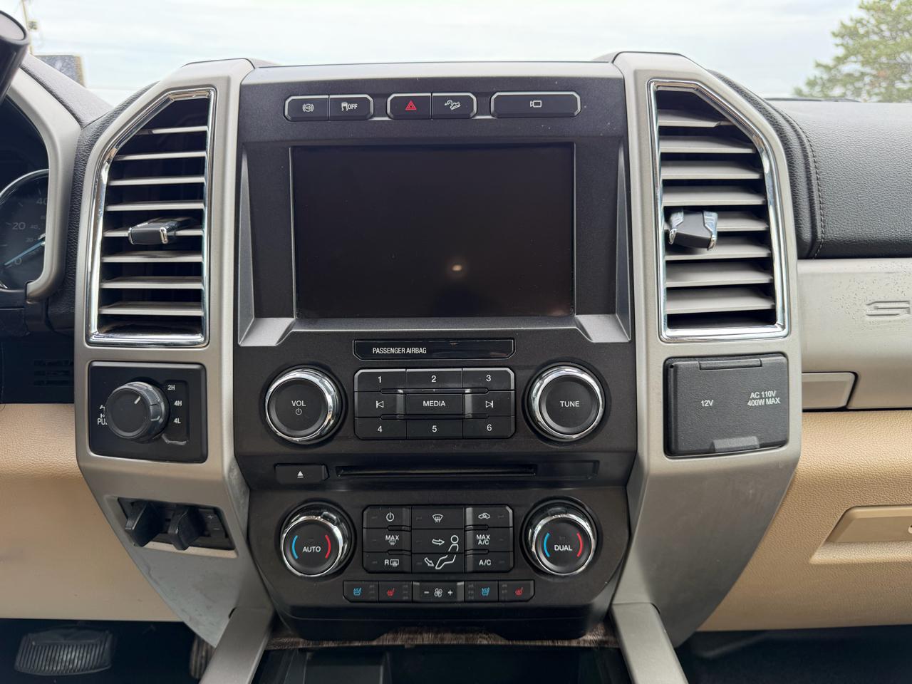 Ford Super Duty F-350 SRW King Ranch 4WD Crew Cab 8' Box 2017