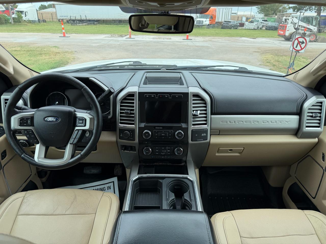 Ford Super Duty F-350 SRW King Ranch 4WD Crew Cab 8' Box 2017