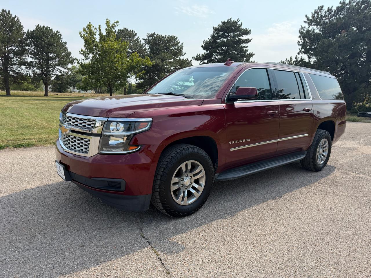 Chevrolet Suburban 4WD 4dr 1500 LT 2017