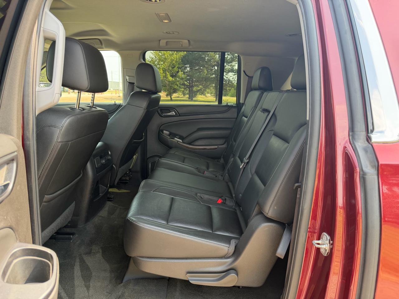 Chevrolet Suburban 4WD 4dr 1500 LT 2017