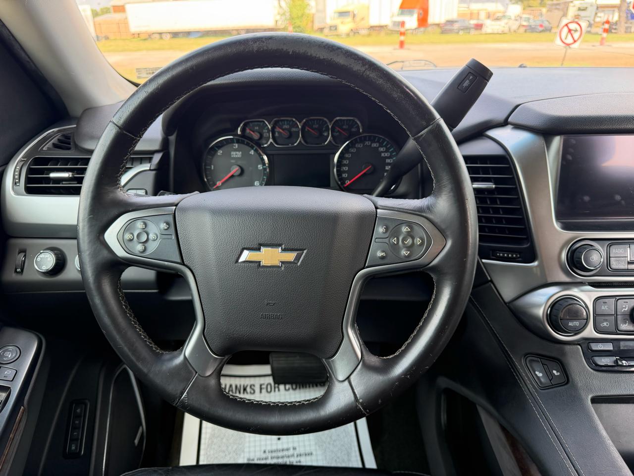 Chevrolet Suburban 4WD 4dr 1500 LT 2017