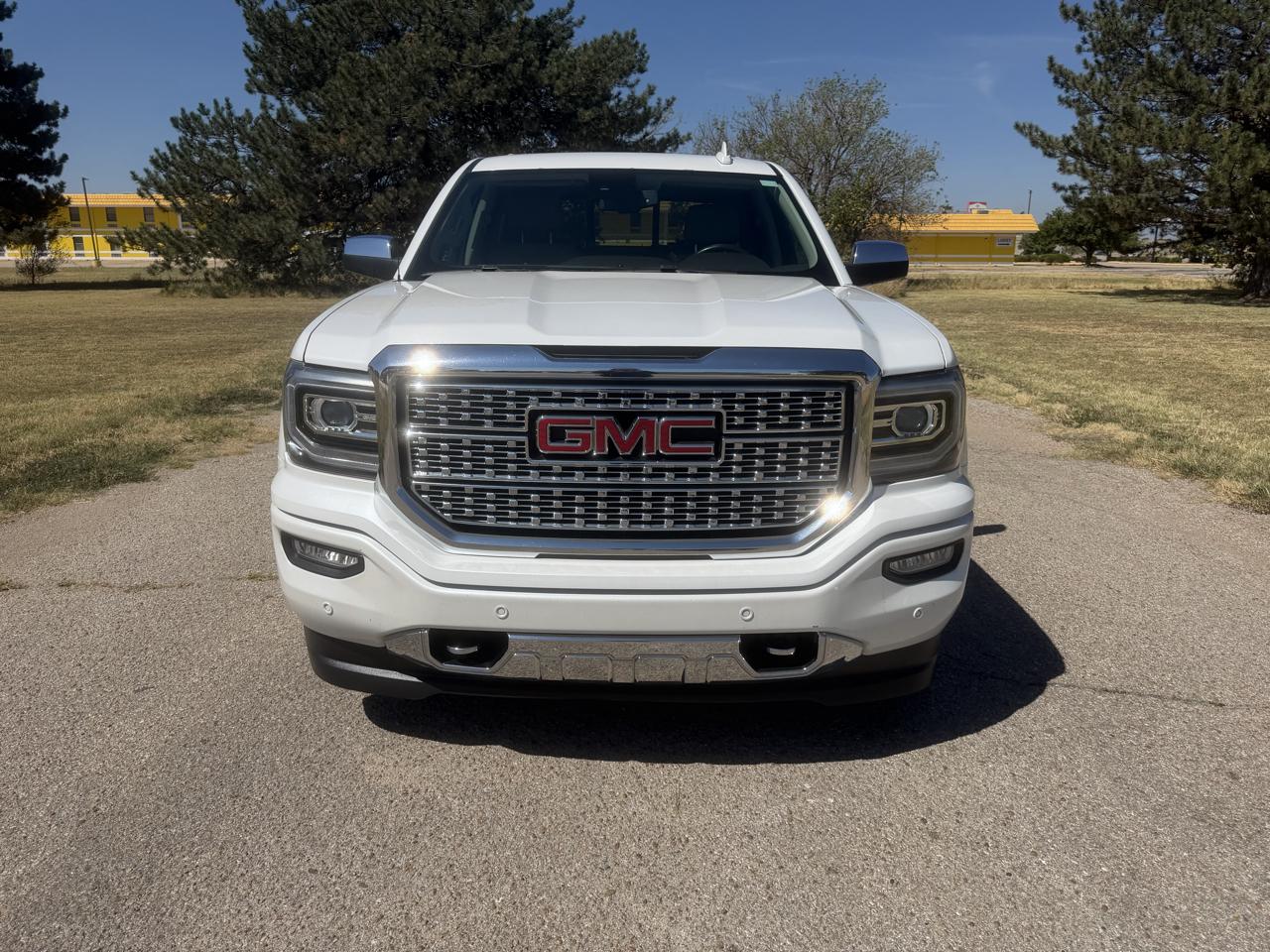 GMC Sierra 1500 4WD Crew Cab 143.5" Denali 2017
