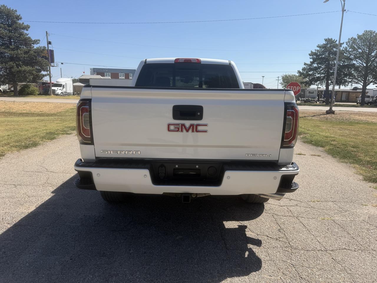 GMC Sierra 1500 4WD Crew Cab 143.5" Denali 2017