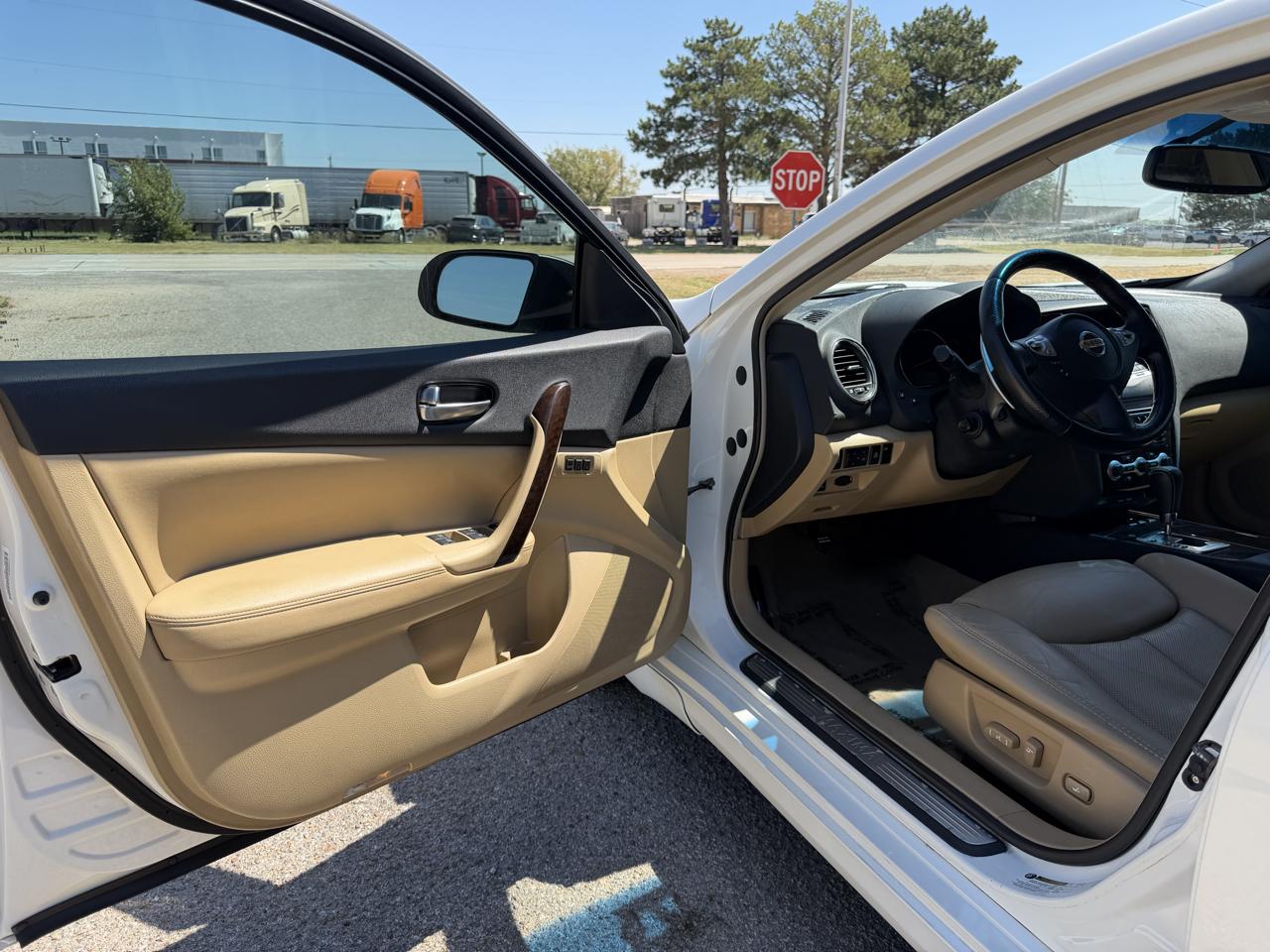 Nissan Maxima 4dr Sdn V6 CVT 3.5 SV w/Premium Pkg 2009