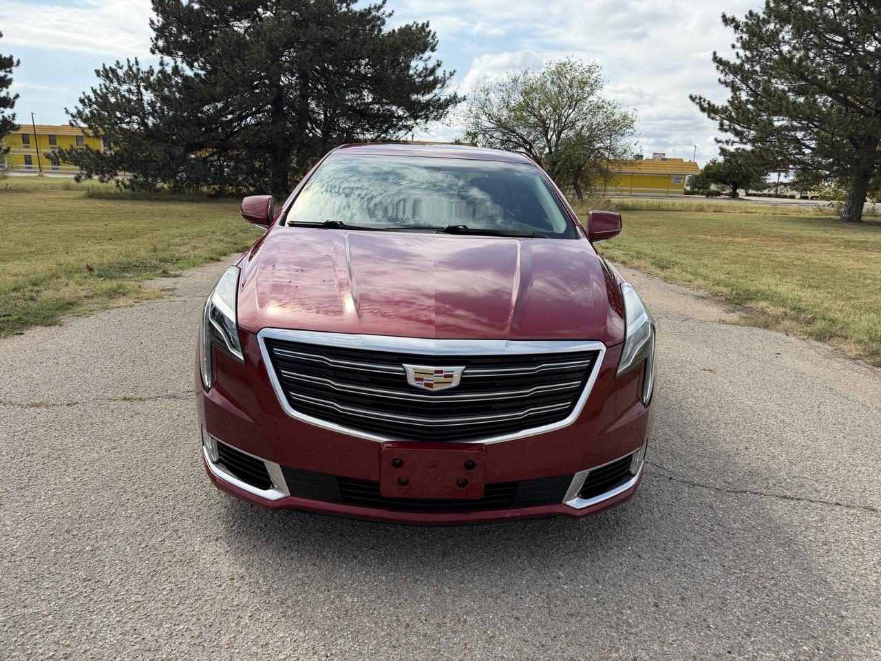 Cadillac XTS 4dr Sdn Luxury FWD 2018