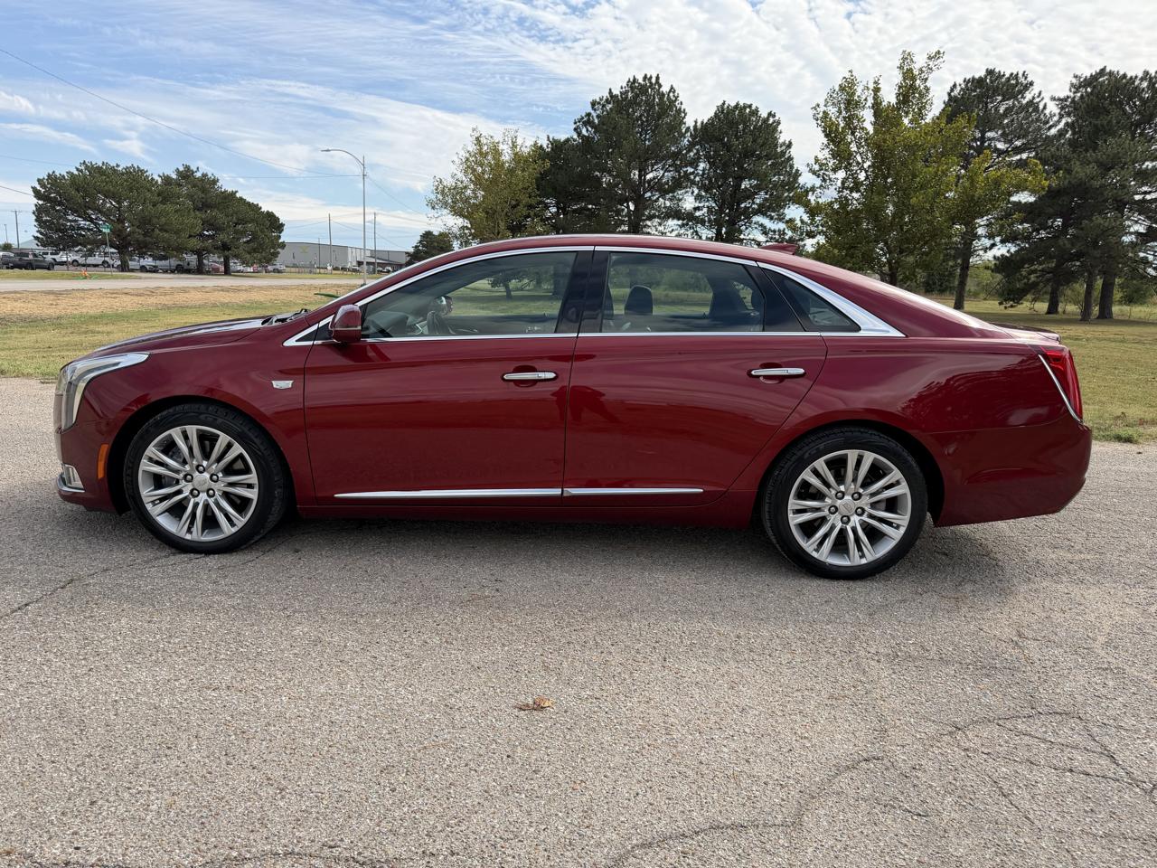 Cadillac XTS 4dr Sdn Luxury FWD 2018