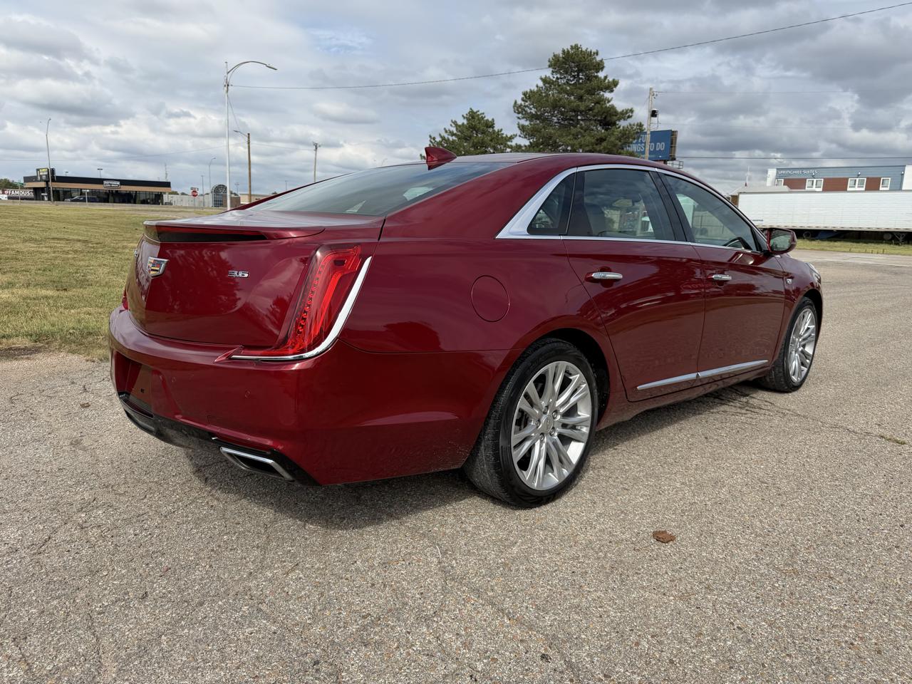 Cadillac XTS 4dr Sdn Luxury FWD 2018