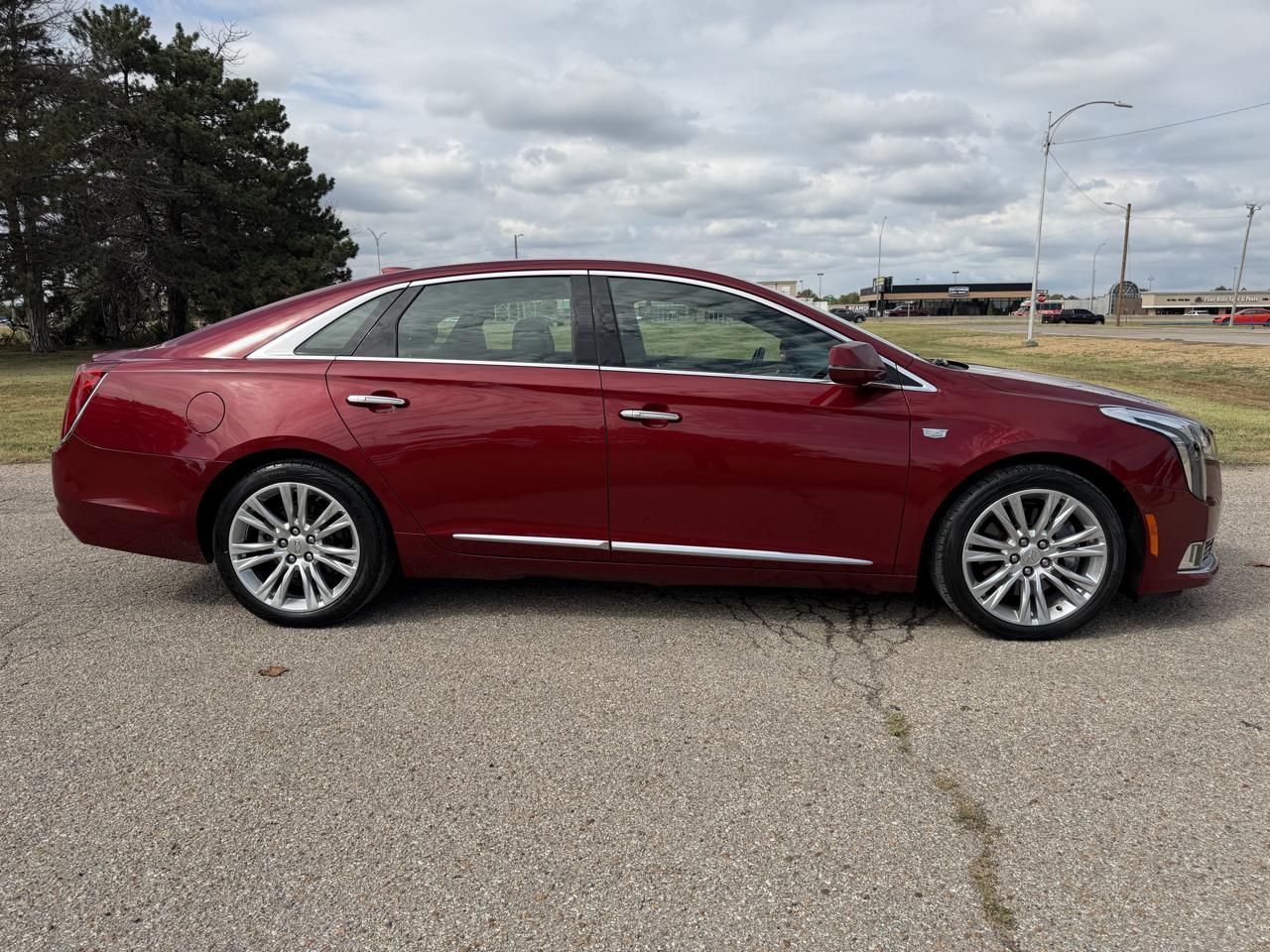 Cadillac XTS 4dr Sdn Luxury FWD 2018