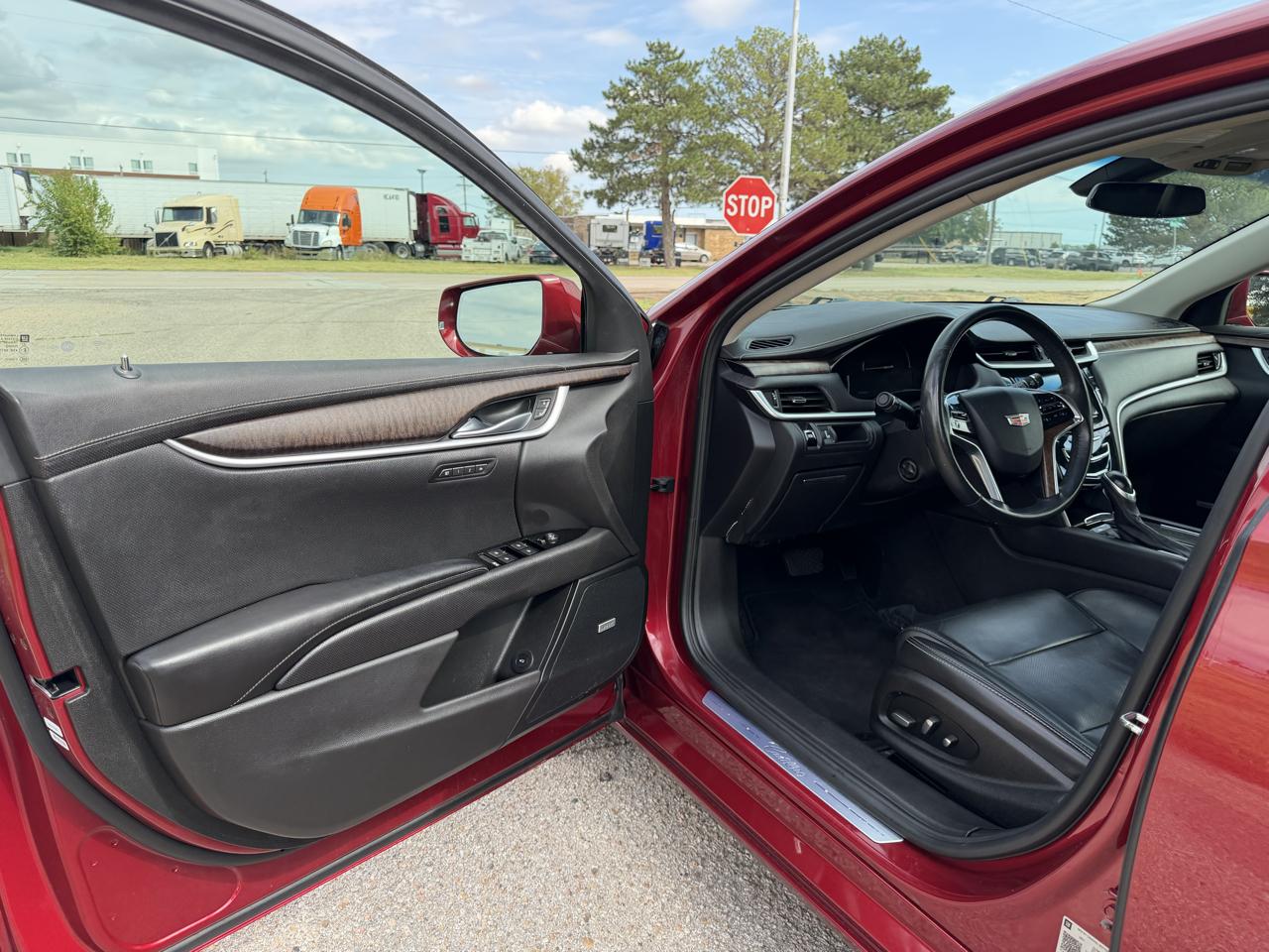 Cadillac XTS 4dr Sdn Luxury FWD 2018