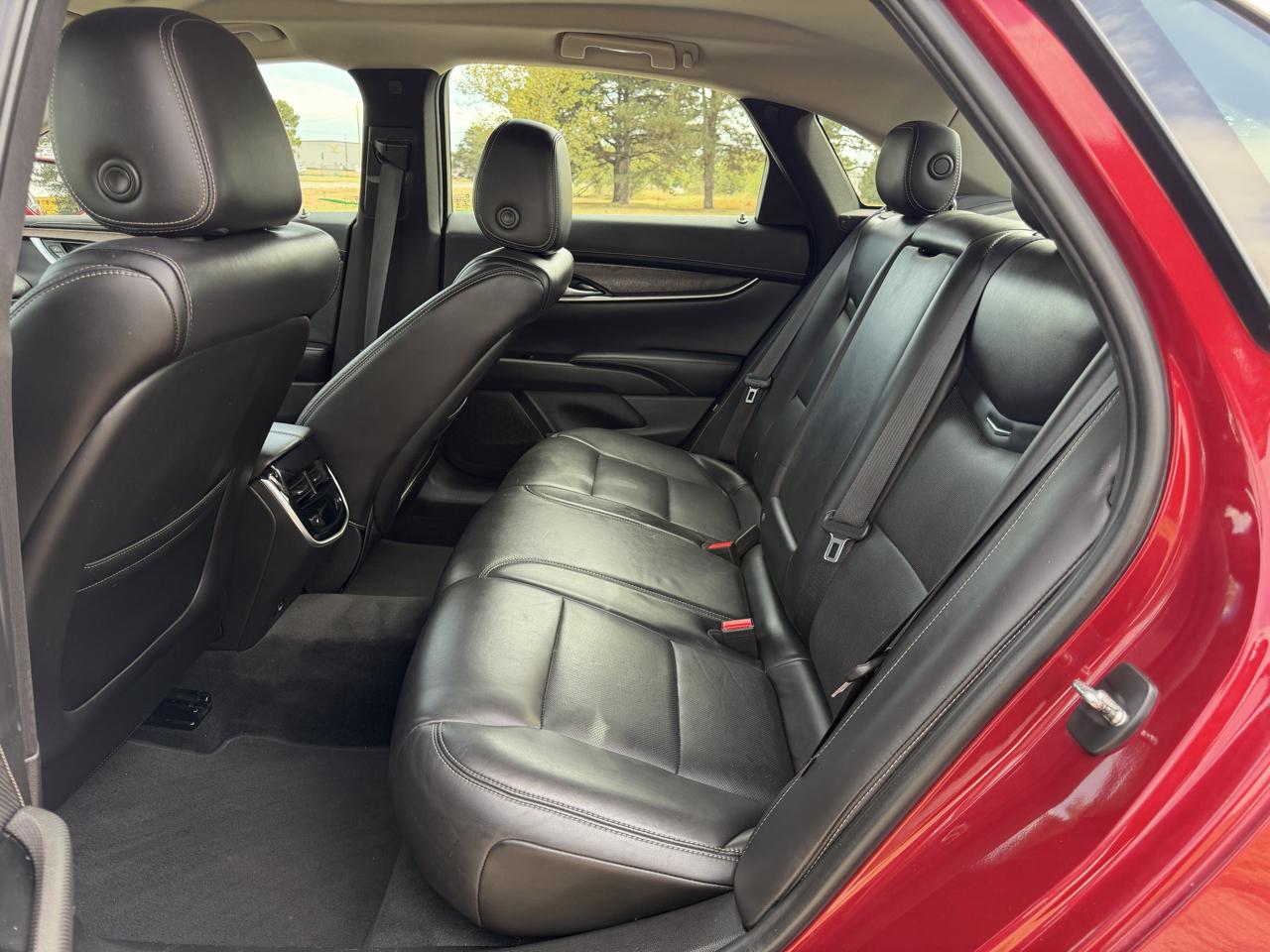 Cadillac XTS 4dr Sdn Luxury FWD 2018
