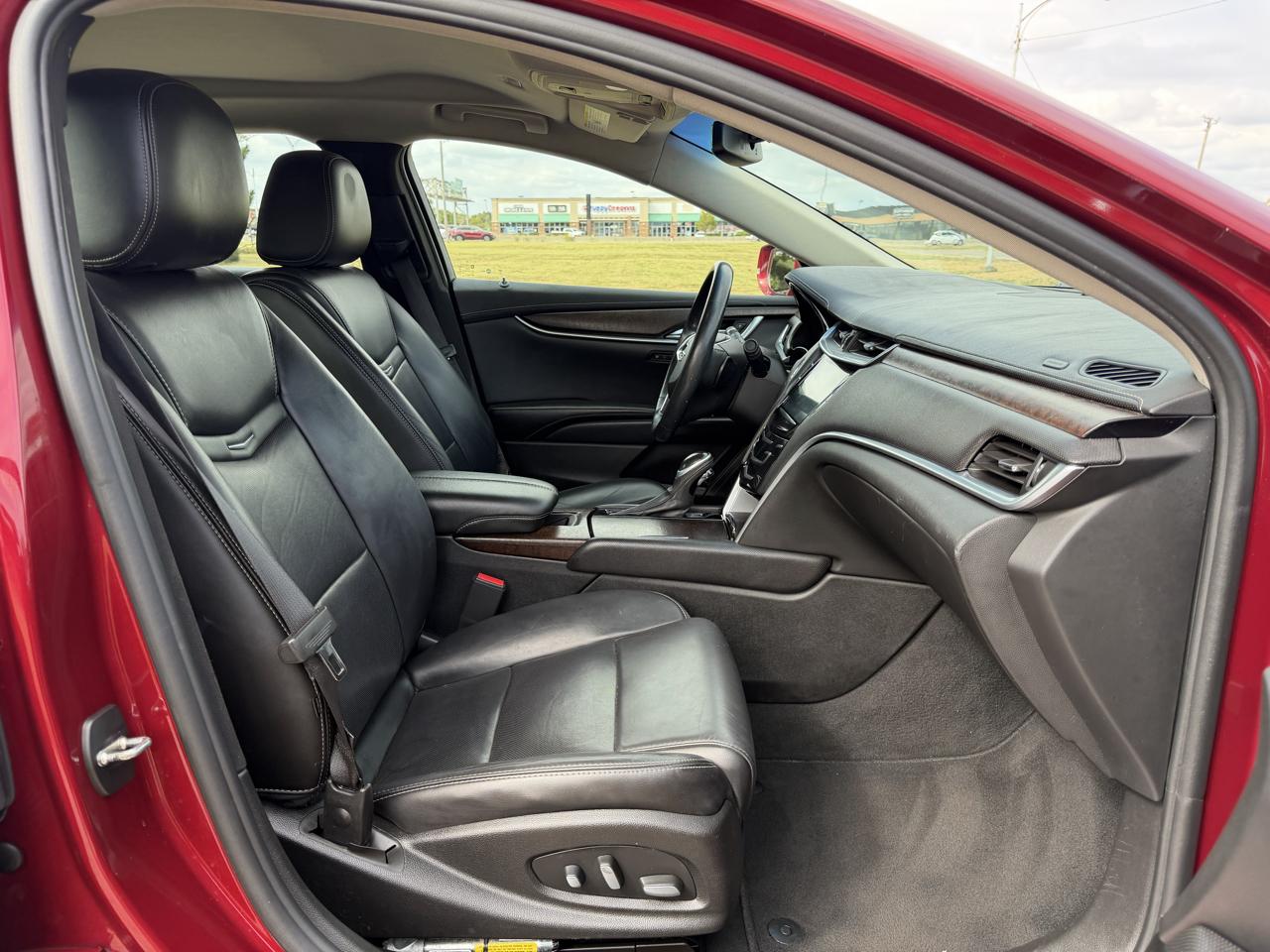 Cadillac XTS 4dr Sdn Luxury FWD 2018