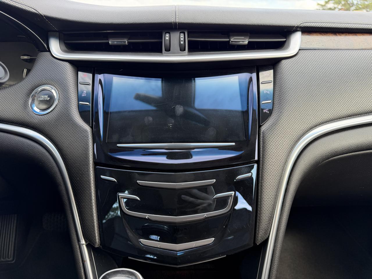 Cadillac XTS 4dr Sdn Luxury FWD 2018