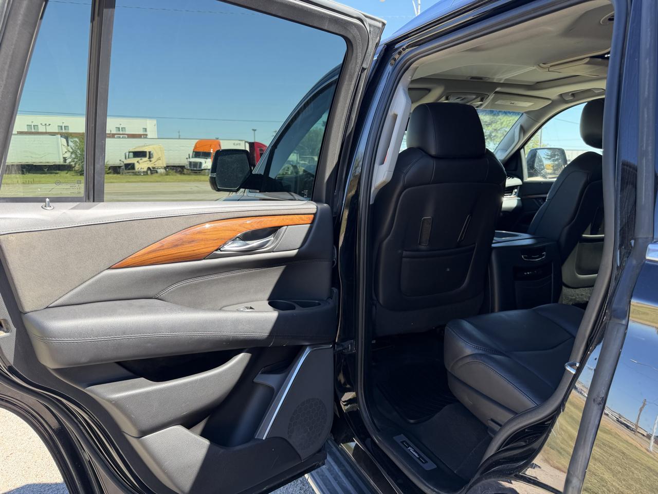 Cadillac Escalade 4WD 4dr Luxury Collection 2016