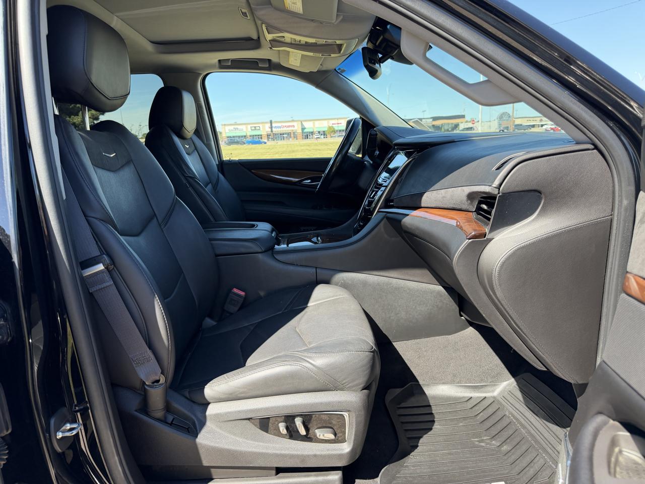 Cadillac Escalade 4WD 4dr Luxury Collection 2016