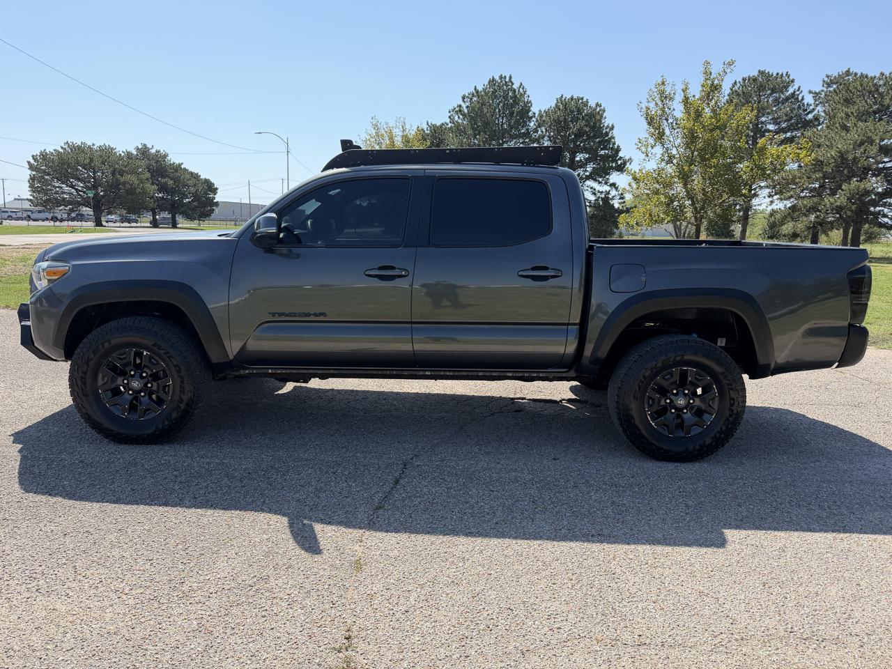 Toyota Tacoma 4WD Double Cab V6 MT TRD Off Road (Natl) 2016