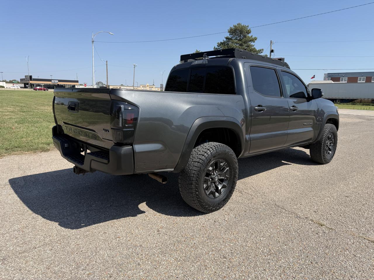 Toyota Tacoma 4WD Double Cab V6 MT TRD Off Road (Natl) 2016