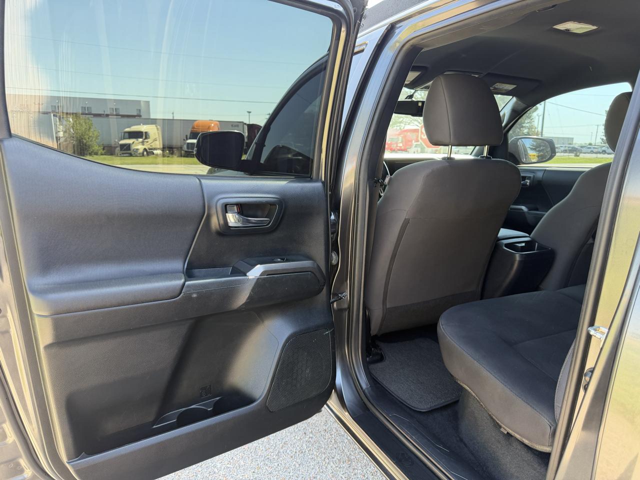 Toyota Tacoma 4WD Double Cab V6 MT TRD Off Road (Natl) 2016