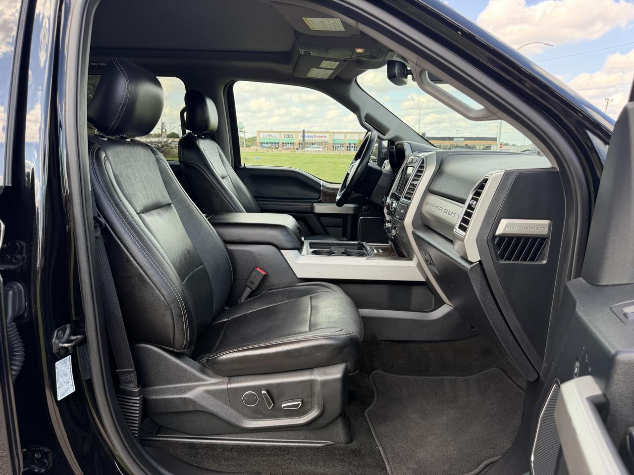 Ford Super Duty F-350 SRW Lariat 4WD Crew Cab 8' Box 2017