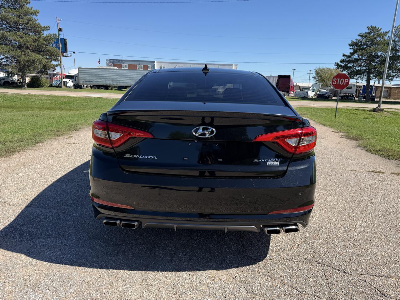 Hyundai Sonata 4dr Sdn 2.0T Limited 2015