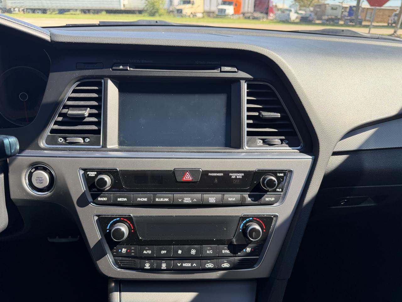 Hyundai Sonata 4dr Sdn 2.0T Limited 2015