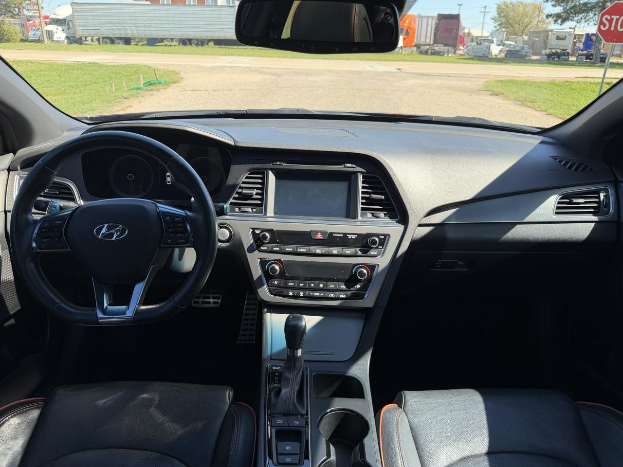 Hyundai Sonata 4dr Sdn 2.0T Limited 2015