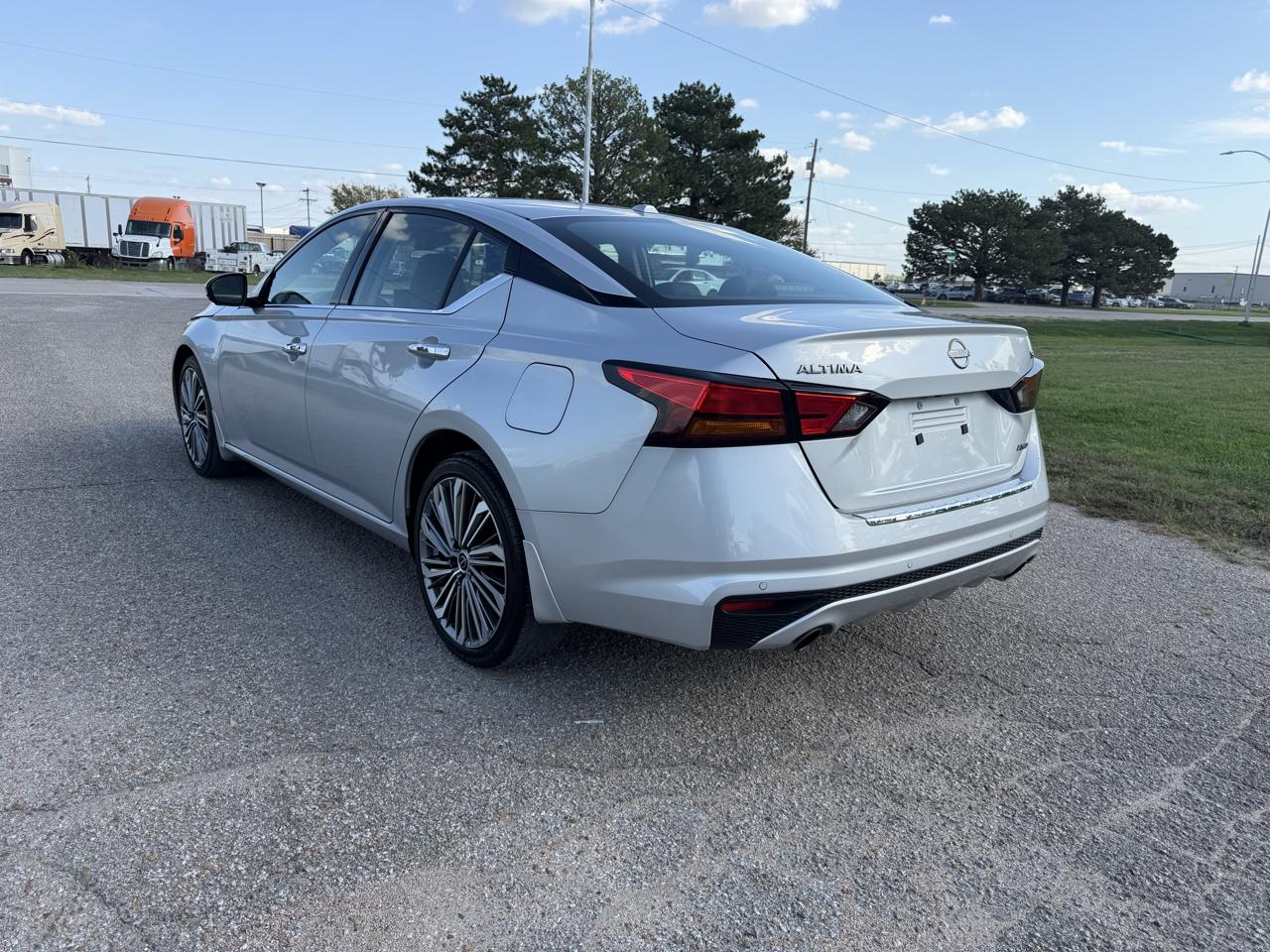 Nissan Altima 2.5 SL AWD Sedan 2023