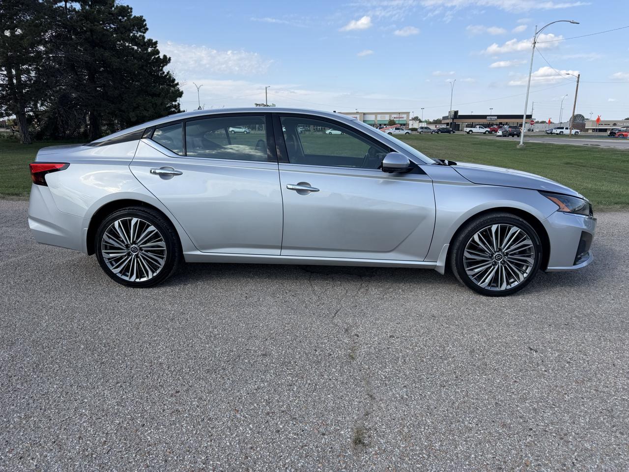 Nissan Altima 2.5 SL AWD Sedan 2023