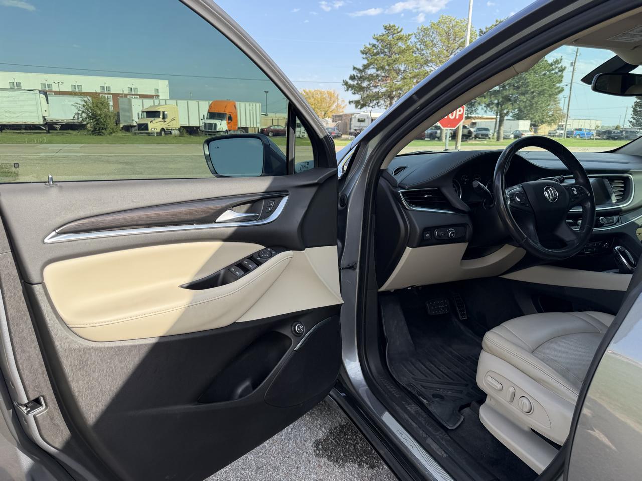 Buick Enclave FWD 4dr Essence 2019