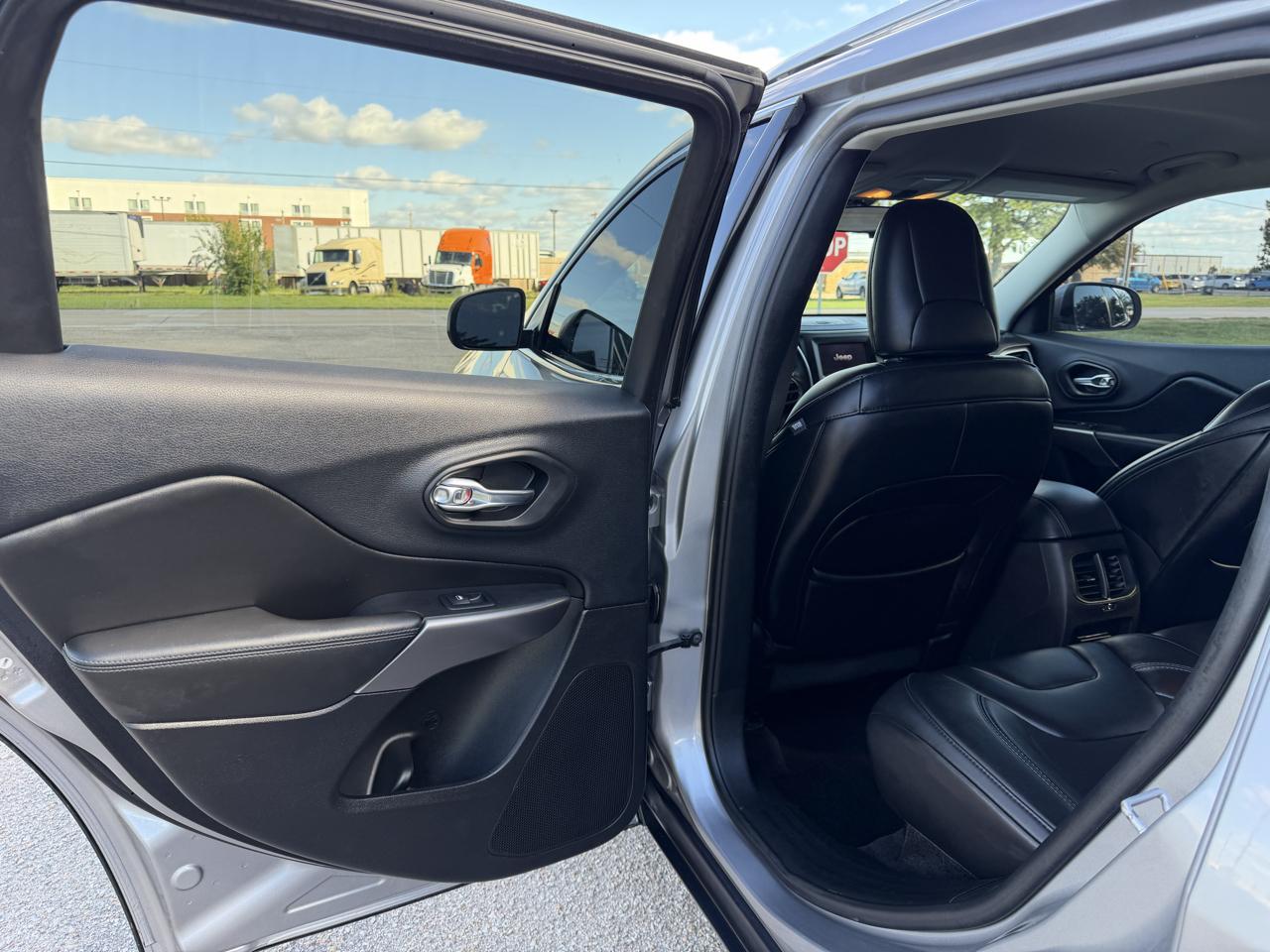 Jeep Cherokee Latitude Plus 4x4 2019