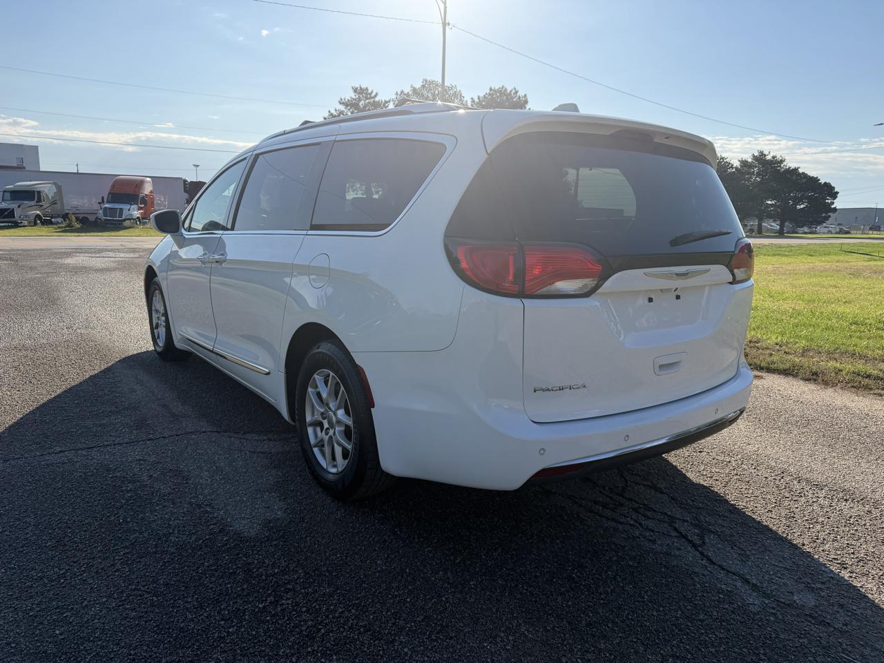 Chrysler Pacifica Touring L FWD 2020