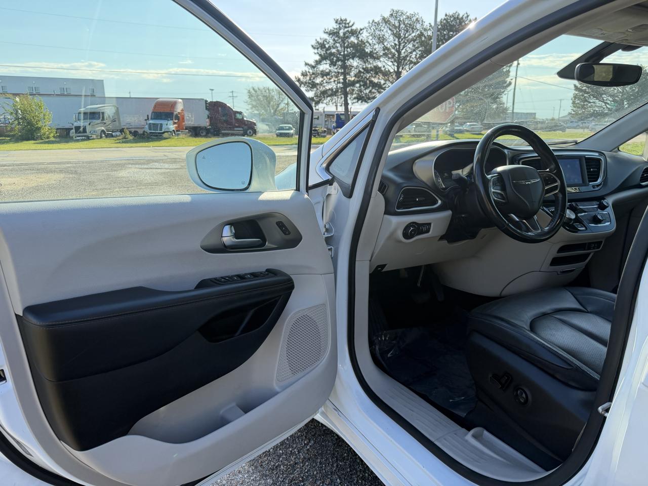 Chrysler Pacifica Touring L FWD 2020