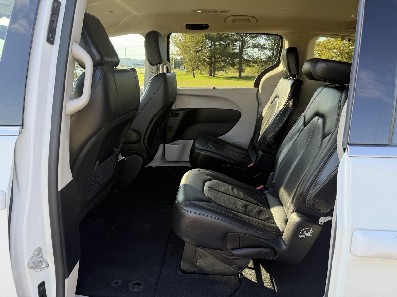 Chrysler Pacifica Touring L FWD 2020