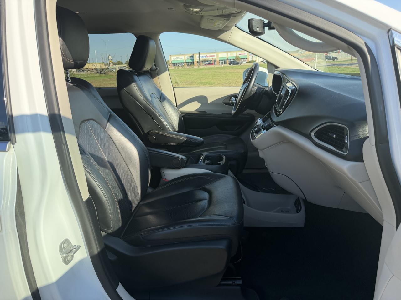 Chrysler Pacifica Touring L FWD 2020
