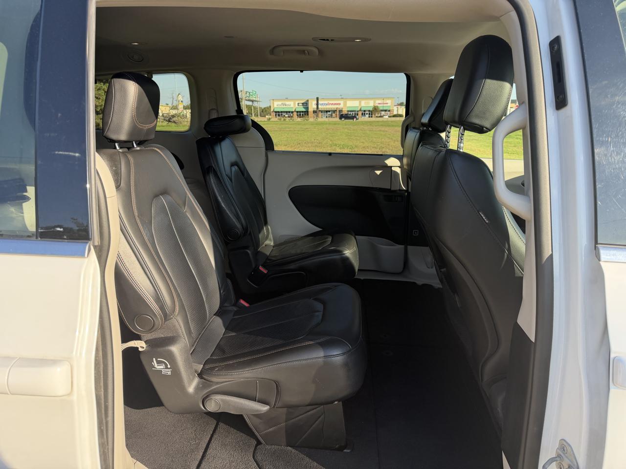 Chrysler Pacifica Touring L FWD 2020