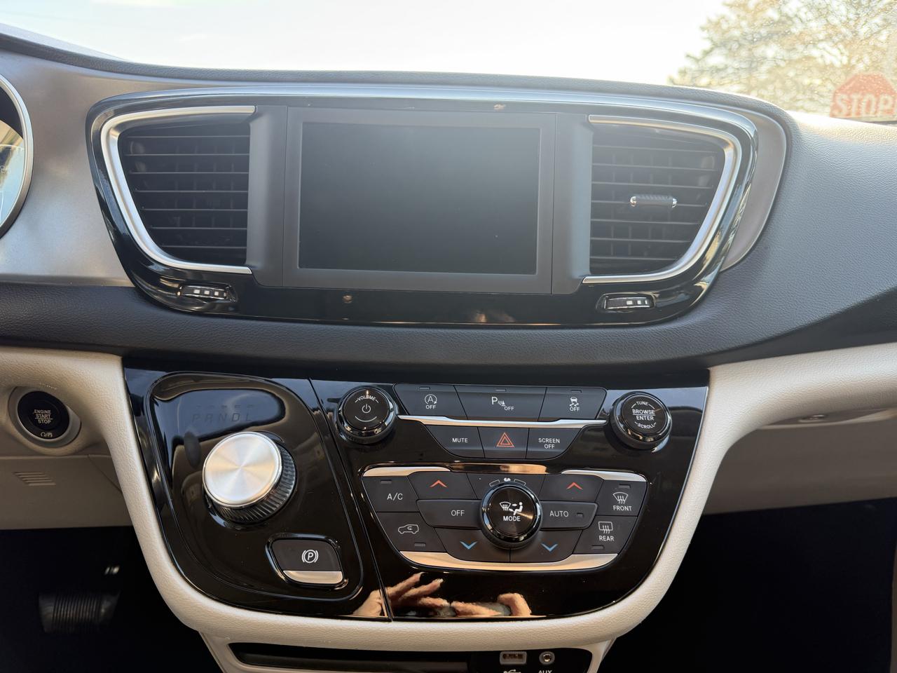 Chrysler Pacifica Touring L FWD 2020