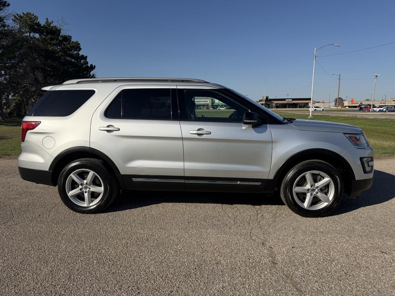 Ford Explorer XLT 4WD 2017