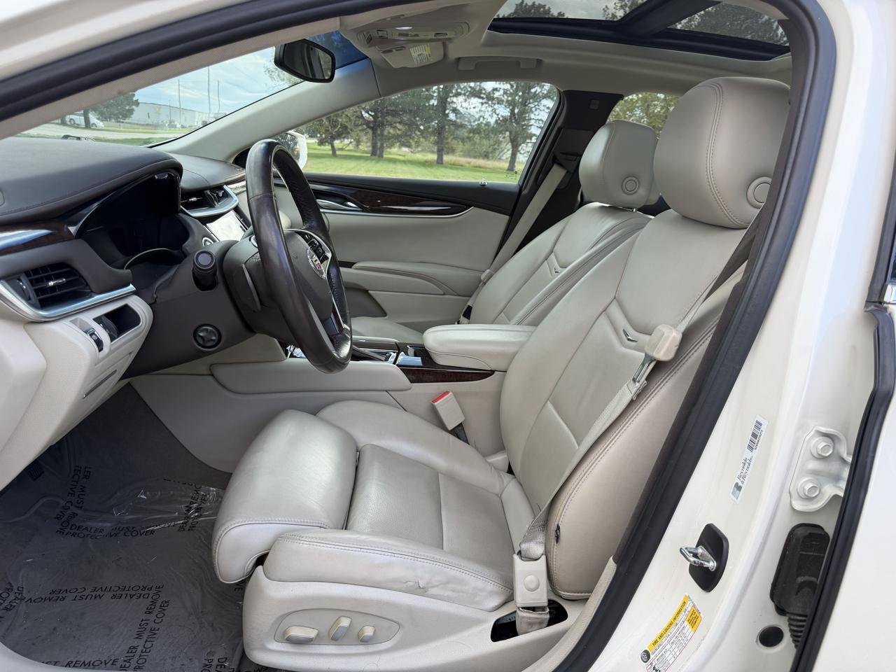 Cadillac XTS 4dr Sdn Luxury FWD 2013