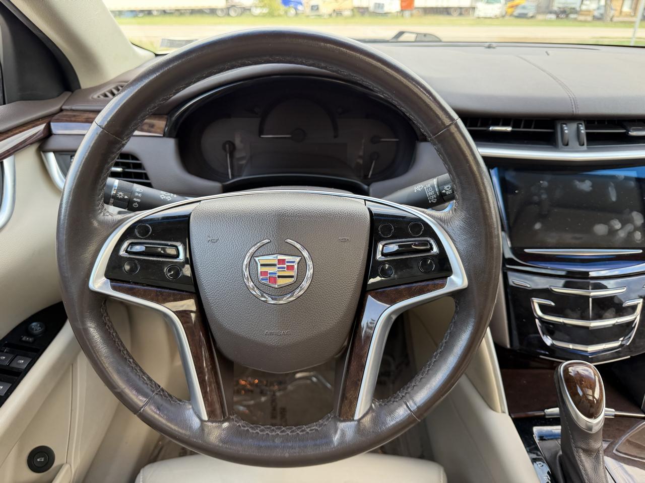 Cadillac XTS 4dr Sdn Luxury FWD 2013