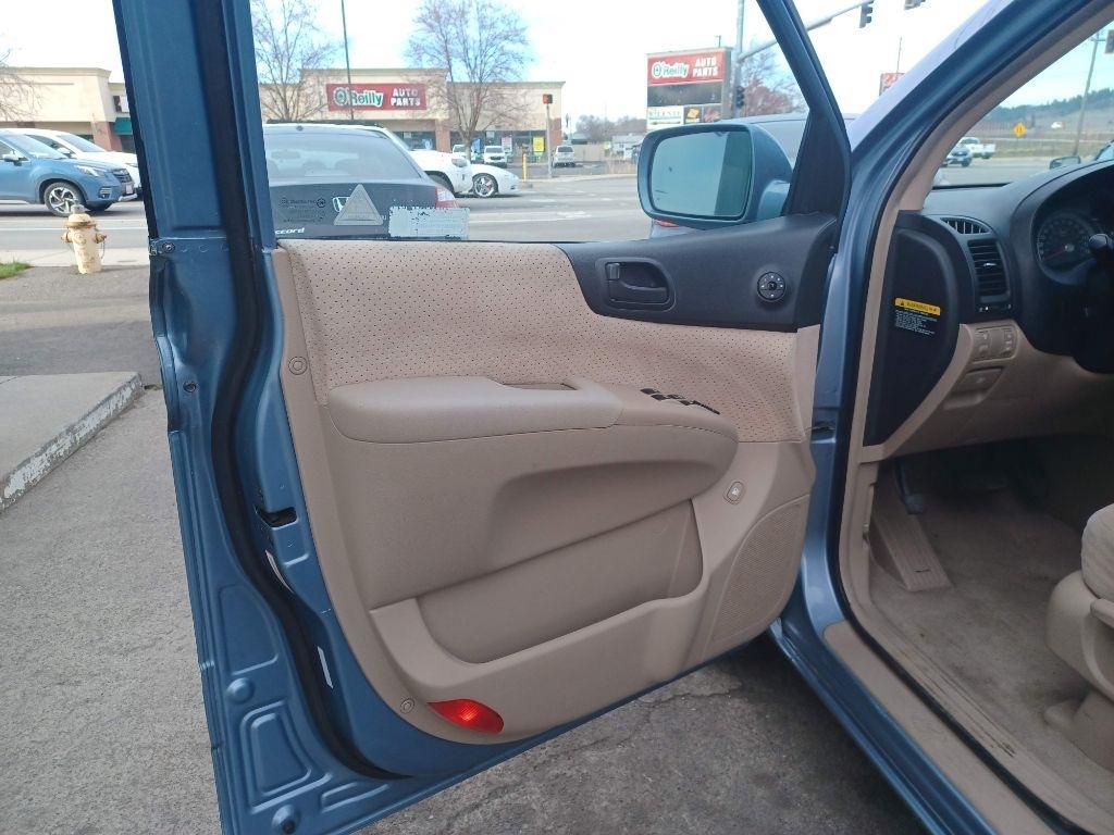 Hyundai Entourage GLS 2007