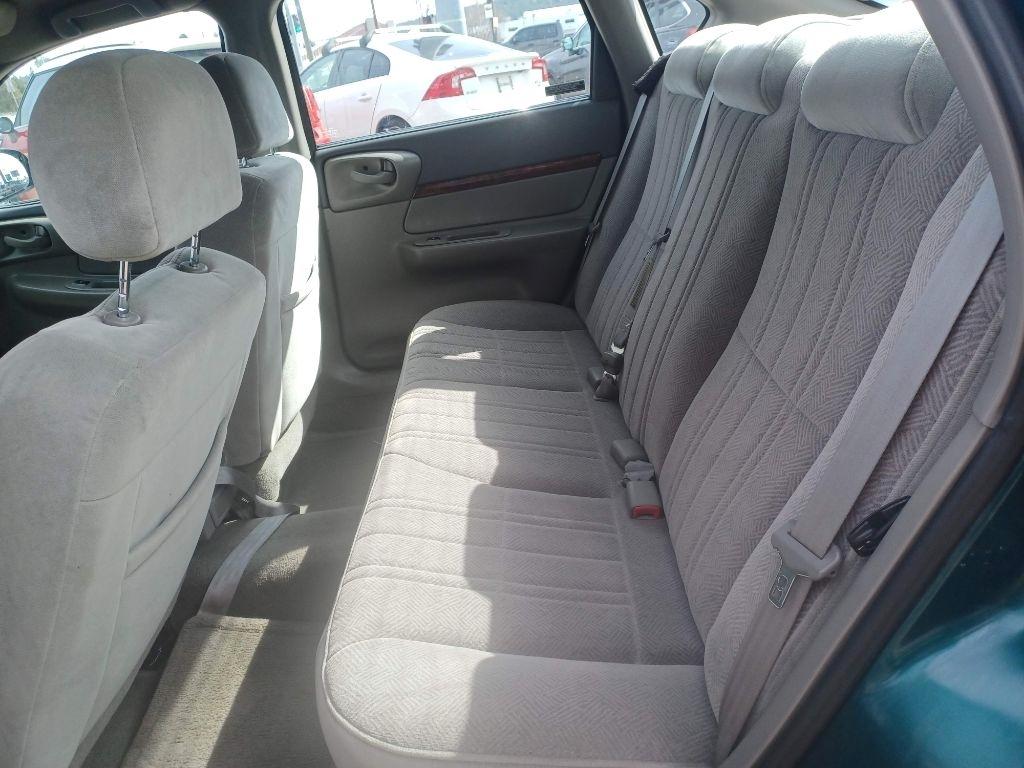 Chevrolet Impala Base 2000