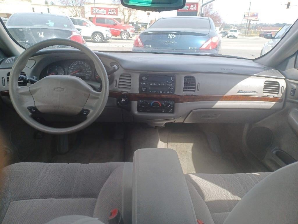 Chevrolet Impala Base 2000