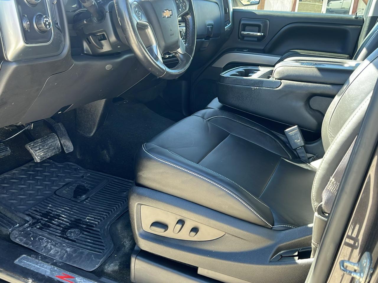 Chevrolet Silverado photo 5