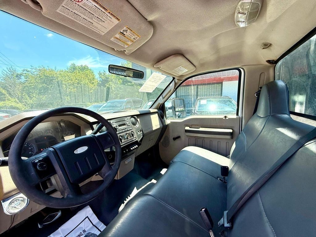 Ford F-550 Regular Cab 2WD DRW 2009