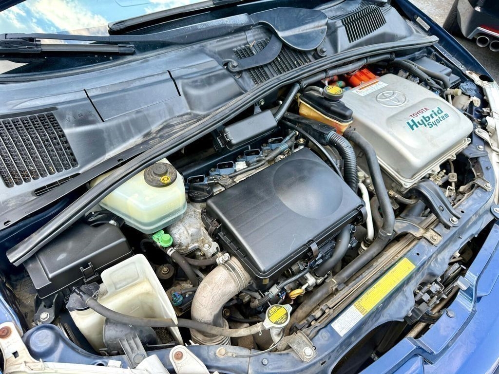 Toyota Prius 4-Door Sedan 2002