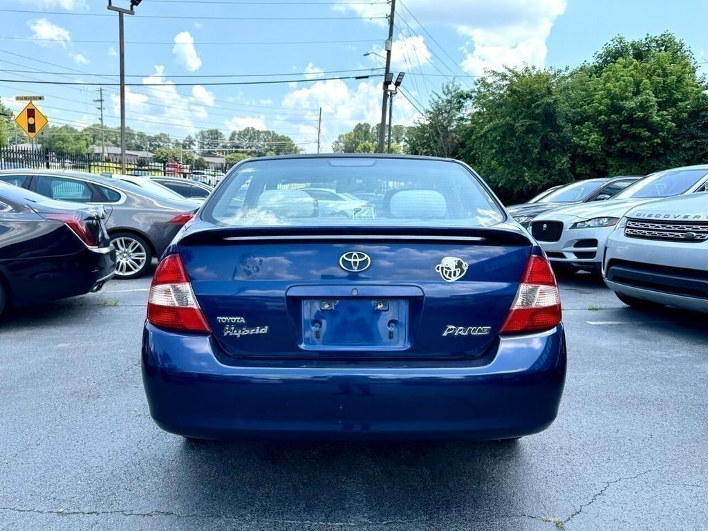 Toyota Prius 4-Door Sedan 2002